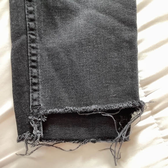 H&M Divided Skinny Denim Jeans Women's Size 12 Black Mid Rise Distressed Raw Hem - Picture 5 of 11